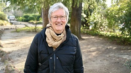 Illustration Anne Testut, prend la tête de la liste Lutte ouvrière pour les élections municipales à Arles.