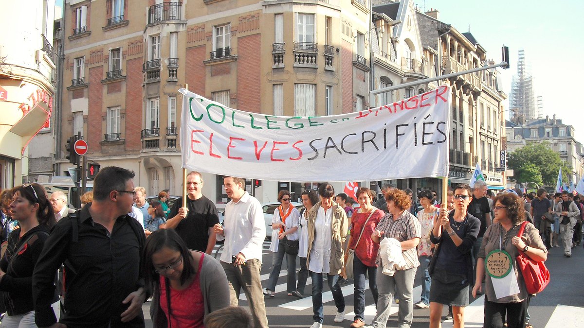 Illustration - L'Éducation nationale dans la rue