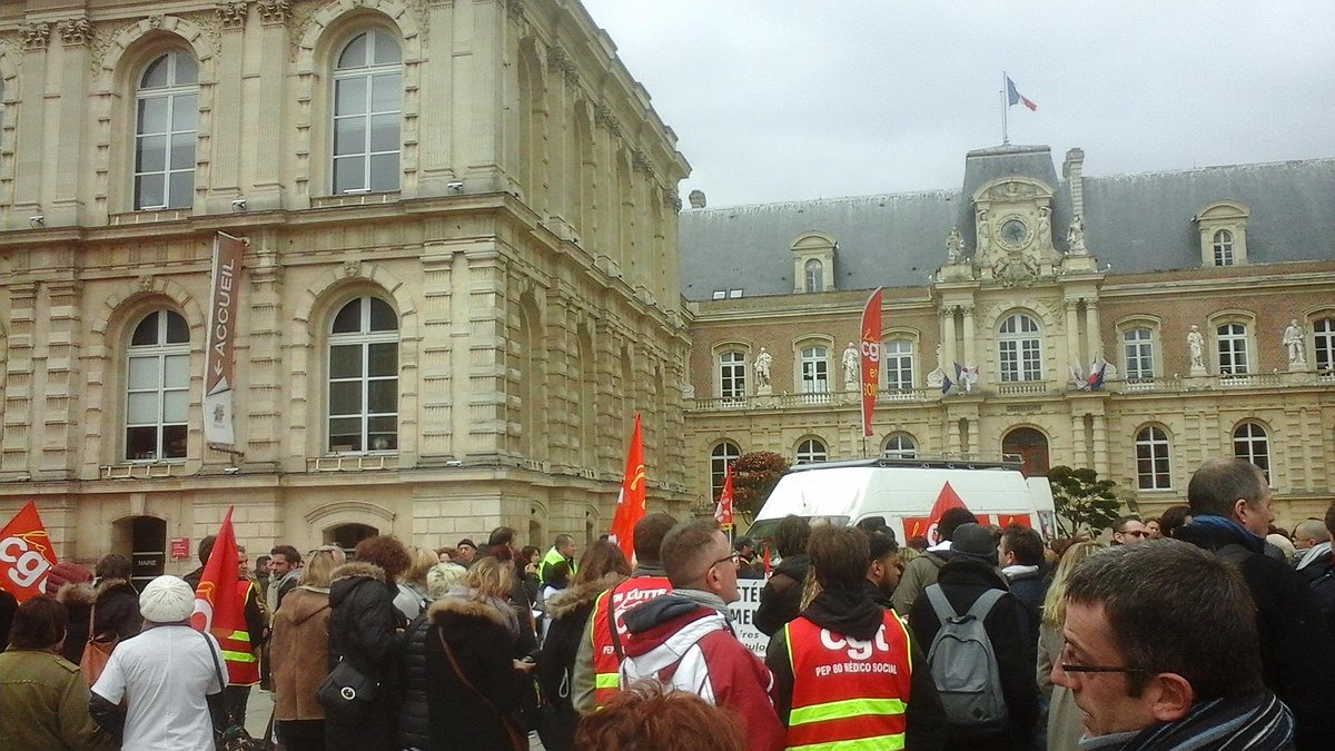 Illustration - Services publics - Amiens : manifestation de protestation