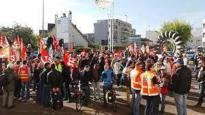 Illustration - Le ministre baratine, le patron licencie... tant qu'on laissera faire