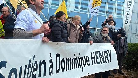 Illustration - La justice prononce la relaxe pour une militante qui refusait un fichage ADN