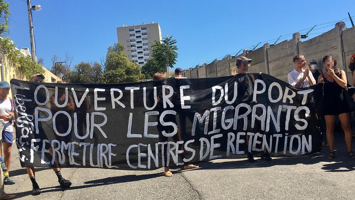 Illustration - Centres de rétention : des conditions abjectes et un gouvernement tout autant