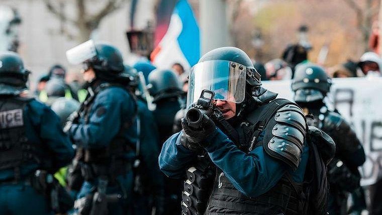 Illustration - Police : forces d’un ordre injuste