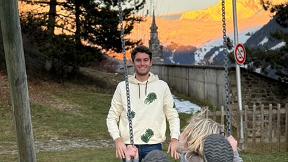 Illustration Attal : plus c’est gros, plus ça passe ?