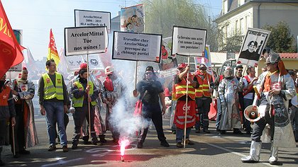 Illustration Ils pleurent la bouche pleine et massacrent les emplois