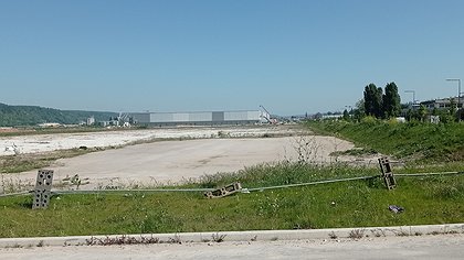 Illustration Un dépollueur-pollueur pris la main dans le sac