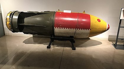 Illustration ma bombe est plus grosse que la tienne