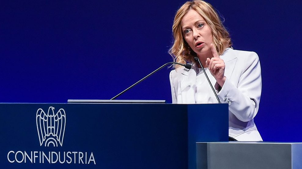 Illustration le patronat exige, Meloni s'exécute