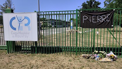 Illustration Emotion et colère après le suicide d'un ancien soignant.