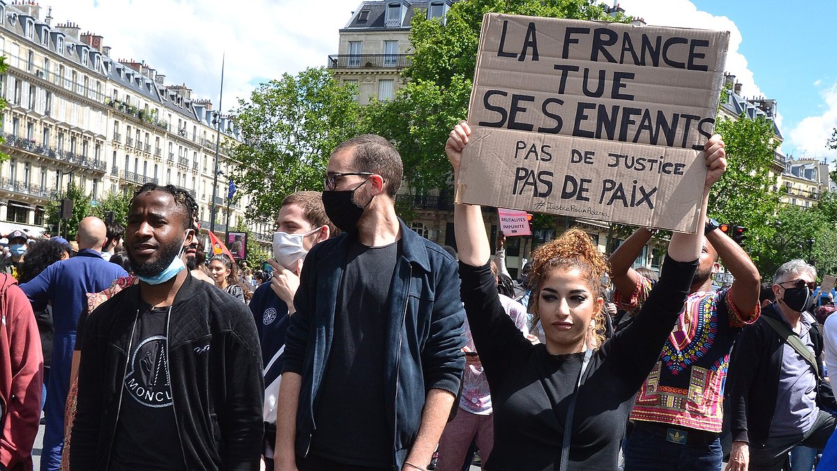 Illustration - La dictature, c’est ferme ta gueule ; la démocratie, c’est cause toujours