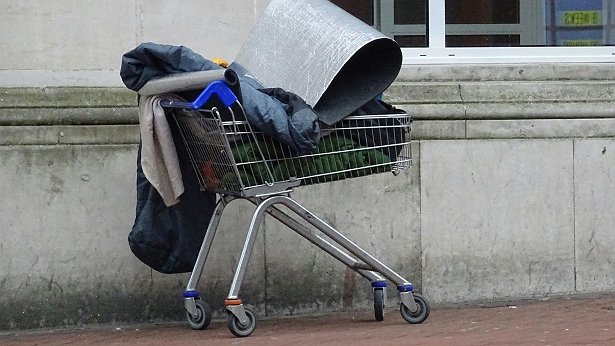 Illustration « Un toit, c’est un droit » mais pas sous le capitalisme