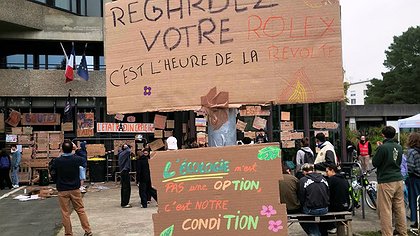 Illustration Etudiants révoltés et mobilisés