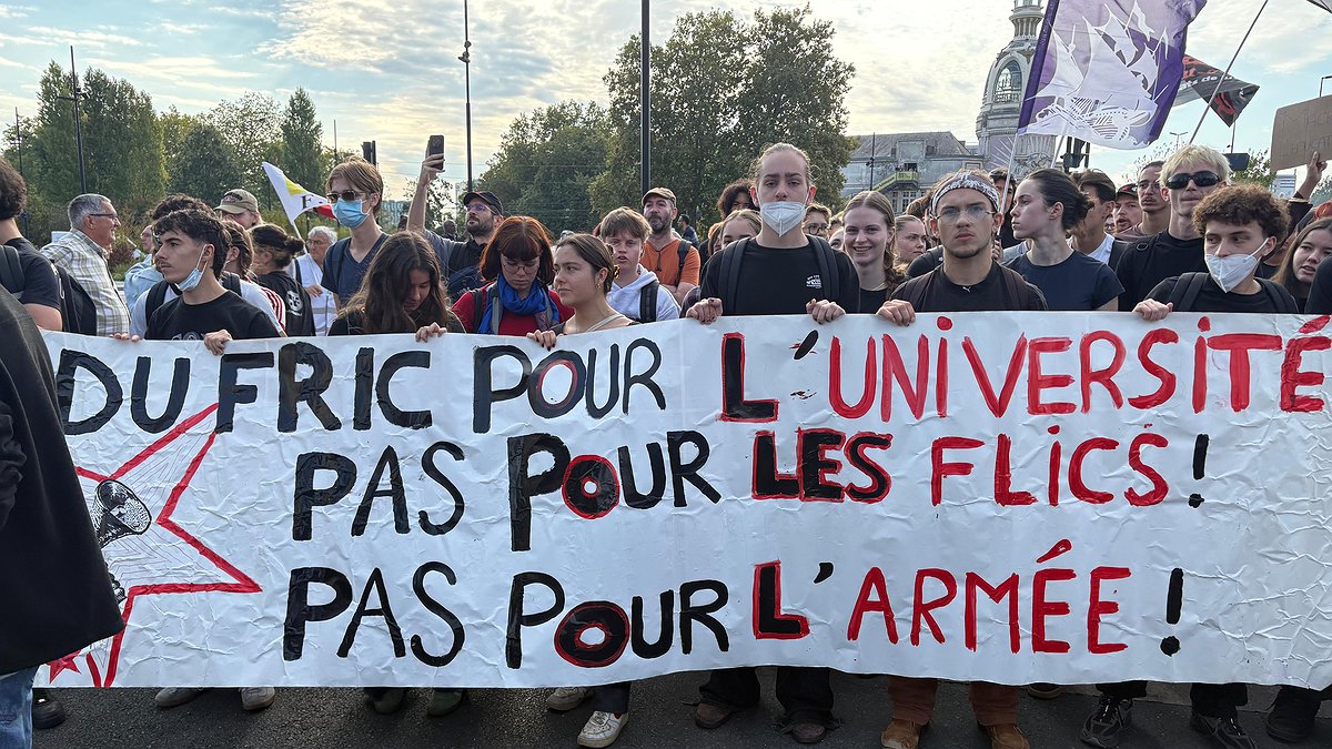 Illustration - La colère des lycéens s'étend aux facultés
