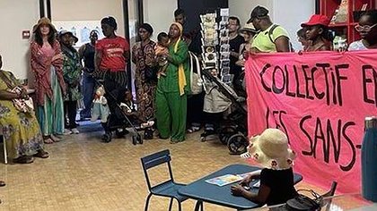 Illustration Des papiers pour tous les Émigrés