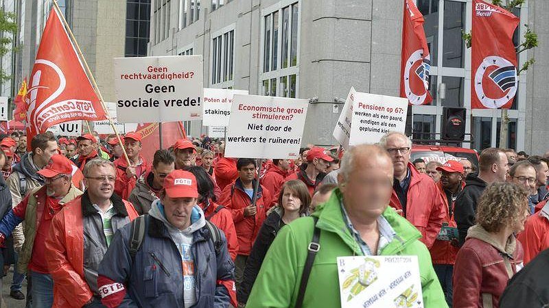 Illustration - 60 000 manifestants contre la flexibilité