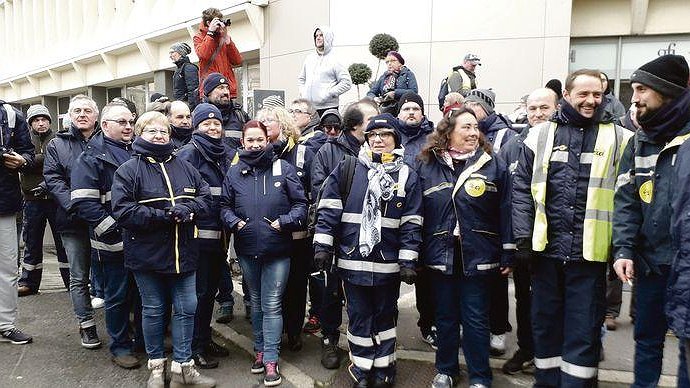 Illustration - dans la grève et la manifestation