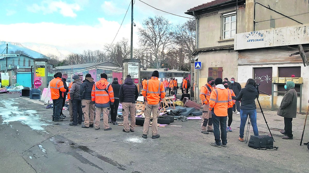 Illustration - les grévistes font reculer la mairie