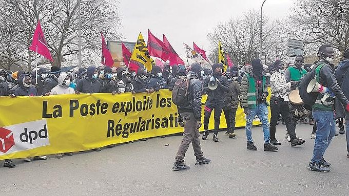 Illustration - régularisation  des travailleurs  sans papiers !