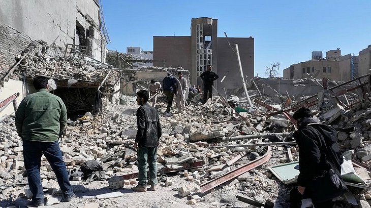 Illustration - sous les bombes impérialistes et la dictature